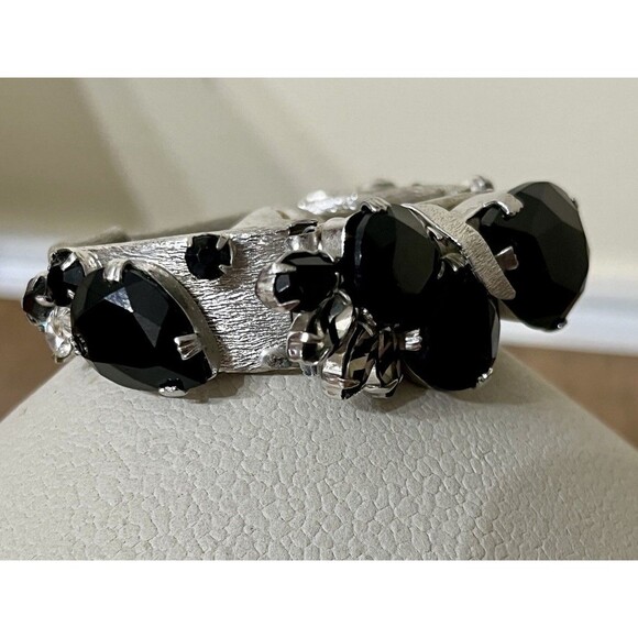 Vintage Juliana Style Silver Tone Clamper Bracelet Black Rhinestone Whimsigoth - Picture 2 of 10